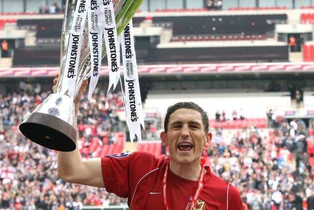 Keith Andrews lifted the Johnstone's Paint Trophy in 2008