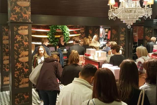 The queue inside Hollister